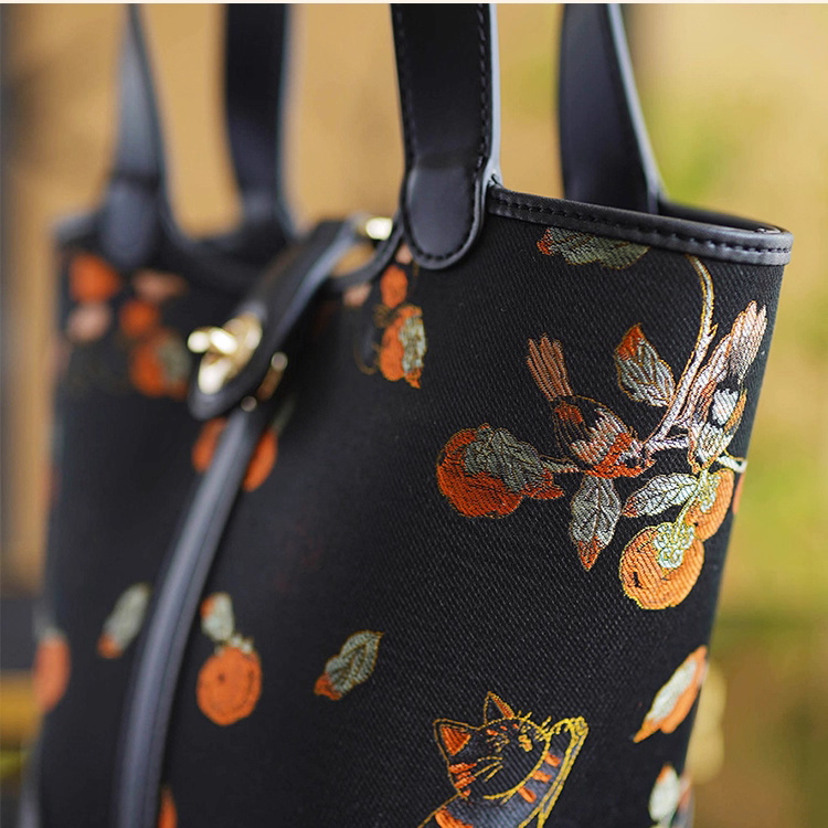 Cat Persimmon Intangible Cultural Heritage Song Brocade Silk Lock Shoulder Handbag