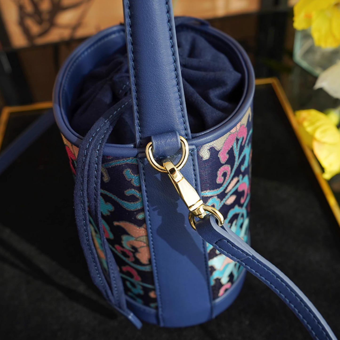 Navy blue twined branch pattern Song Jin genuine cowhide new Chinese style portable bucket women's bag cheongsam classical Chinese style ladies