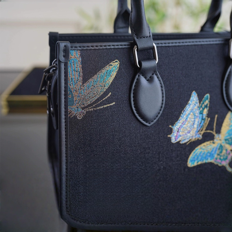 Intangible Cultural Heritage Song Brocade Linglian Playing Butterfly Silk New Chinese Style All-match Single Shoulder Crossbody Handbag Cowhide Light Luxury Bag