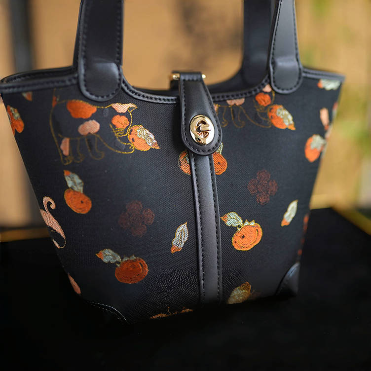 Cat Persimmon Intangible Cultural Heritage Song Brocade Silk Lock Shoulder Handbag