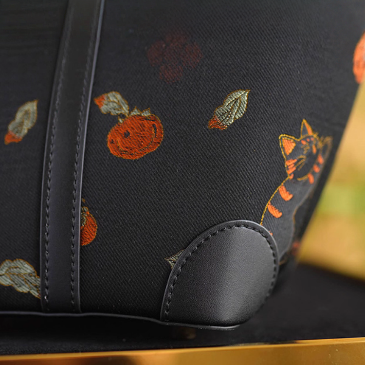Cat Persimmon Intangible Cultural Heritage Song Brocade Silk Lock Shoulder Handbag