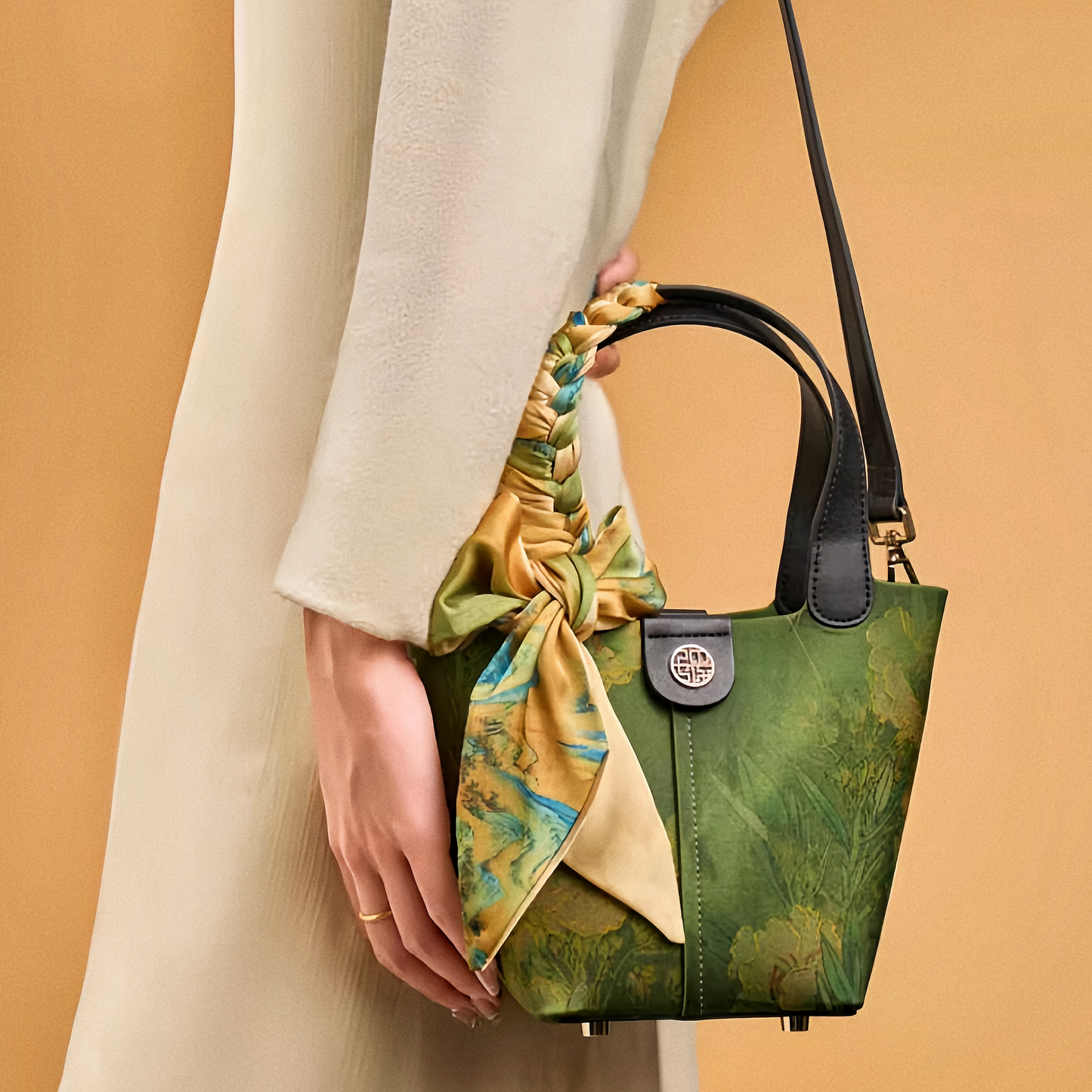 Xiangyunsha printed handbag