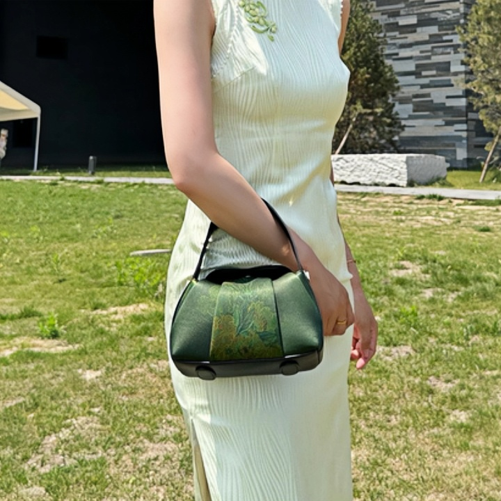Intangible Heritage Xiangyunsha Printed Green Cuiwei Mulberry Silk New Chinese Style Handbag Crossbody Bag for Women