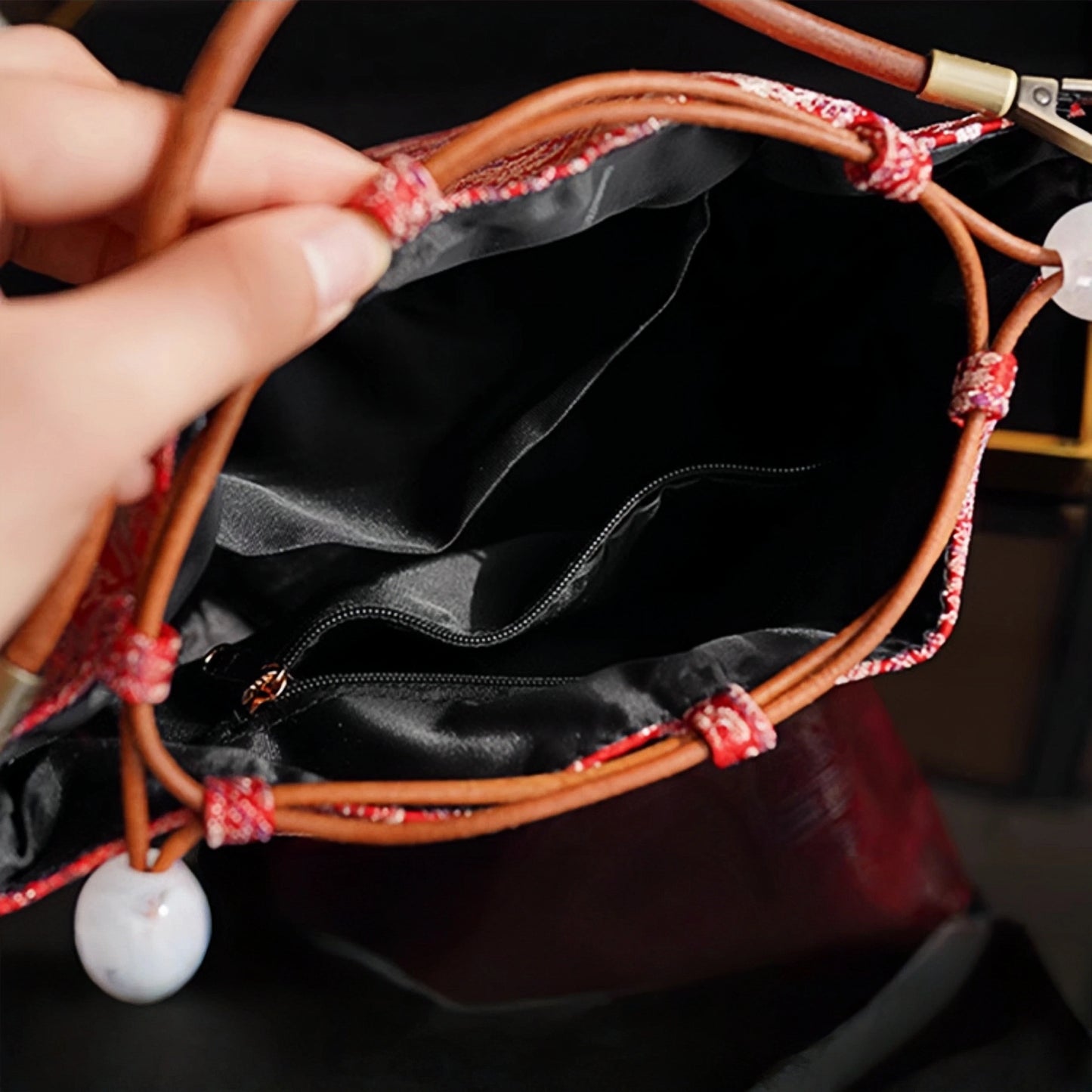 Songjin red retro hand-held crossbody mobile phone bucket bag