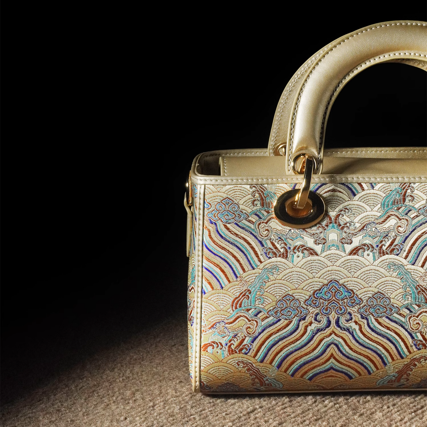 New Chinese style seawater river cliff cowhide handbag 2025 new large national style brocade commuter messenger women's bag