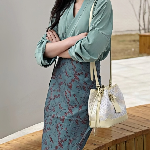 New Chinese style river cliff sea water pattern brocade jacquard bucket bag