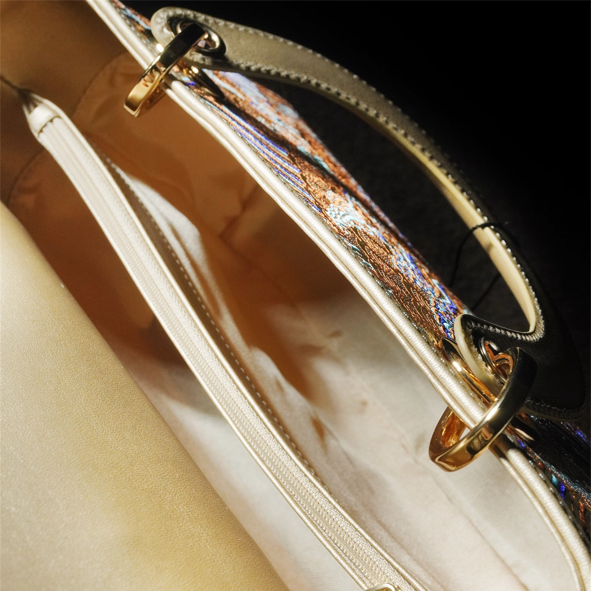 New Chinese style seawater river cliff cowhide handbag 2025 new large national style brocade commuter messenger women's bag