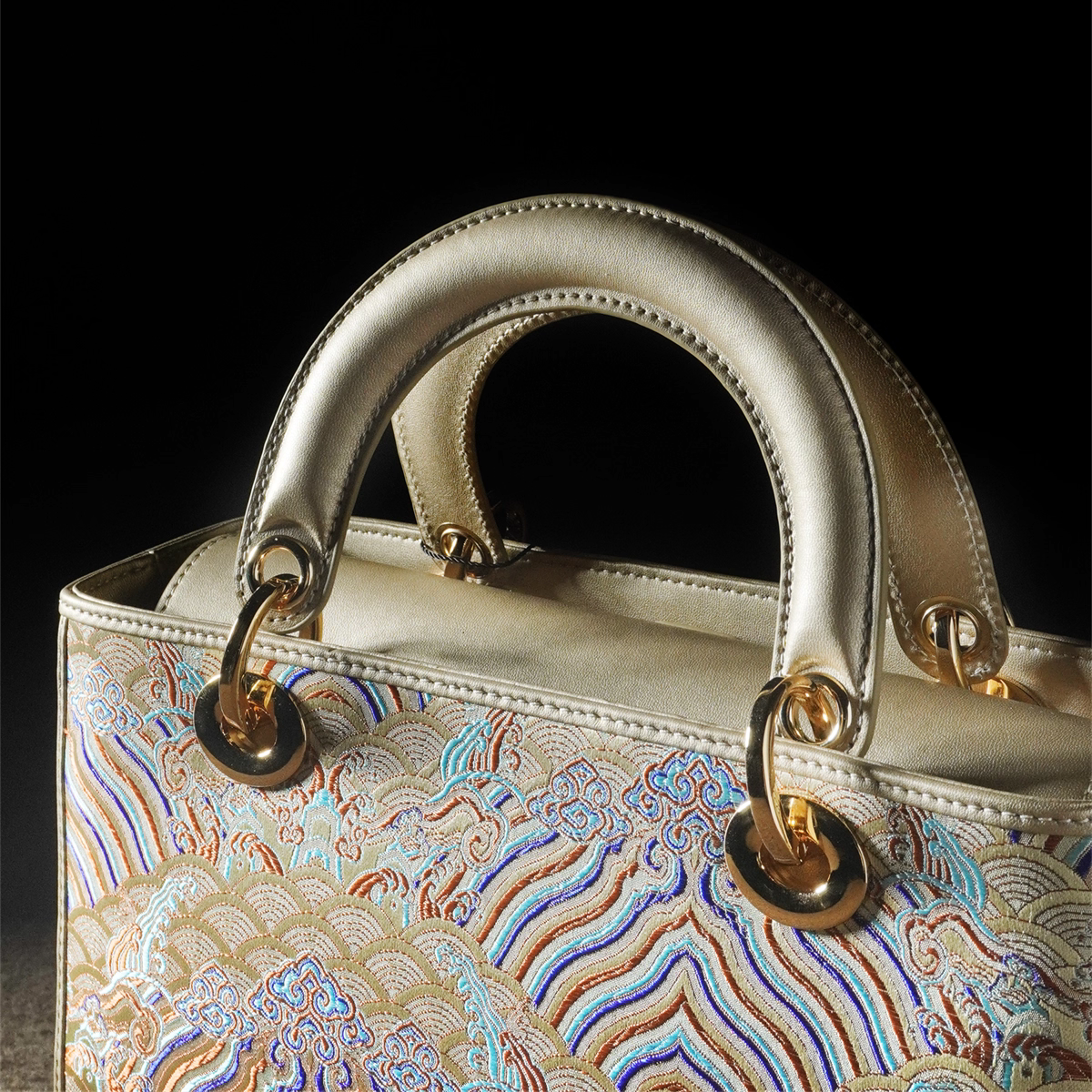 New Chinese style seawater river cliff cowhide handbag 2025 new large national style brocade commuter messenger women's bag