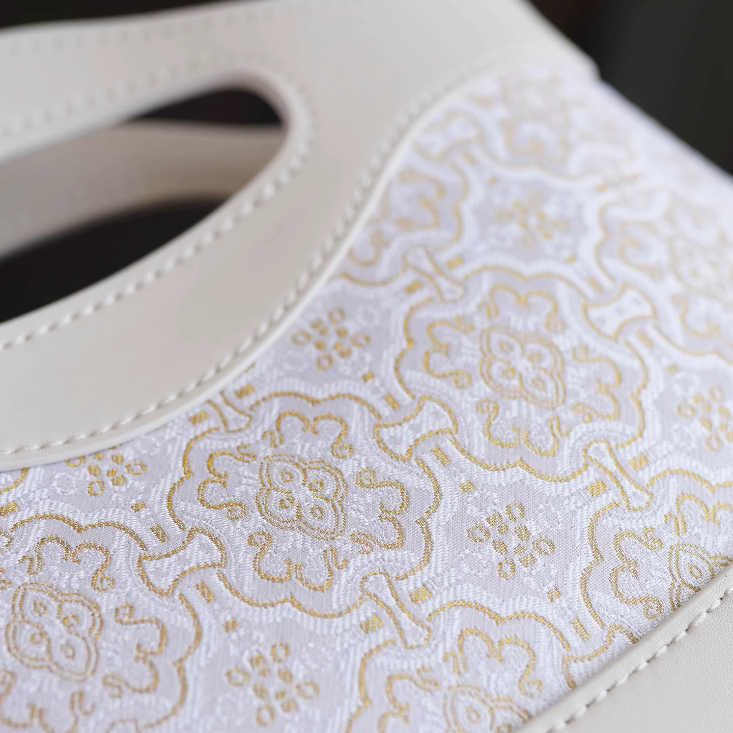 Intangible Cultural Heritage Song Dynasty Brocade Silk Diamond Chain White Dingsheng Pattern Handbag