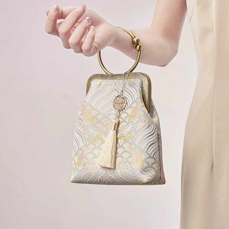 New Chinese style white embroidered handbag