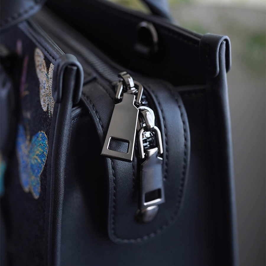 Intangible Cultural Heritage Song Brocade Linglian Playing Butterfly Silk New Chinese Style All-match Single Shoulder Crossbody Handbag Cowhide Light Luxury Bag